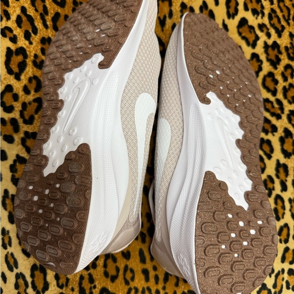 New Nike Cream and White Athletic Shoes with Breathable Mesh and Cushioned Sole - Picture 2 of 5